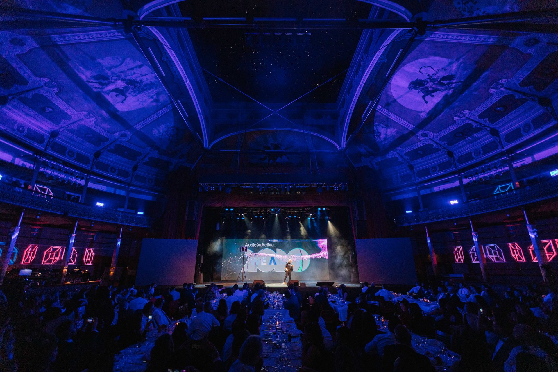 Evento Xclusive em sala de gala